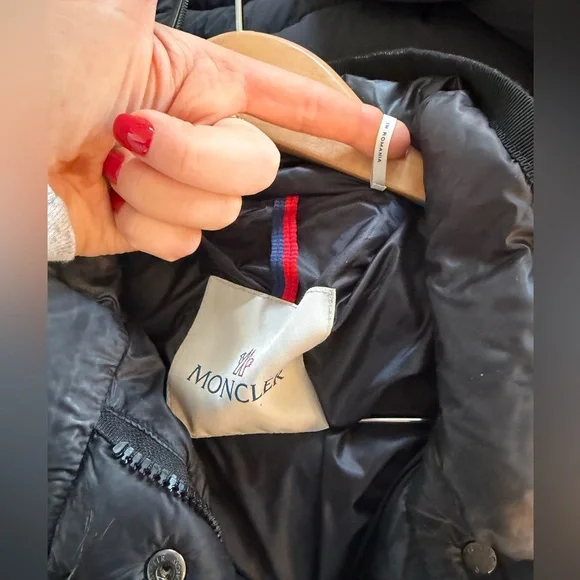 Moncler Women's Black Down Coat size 0 - Picture 4 of 10